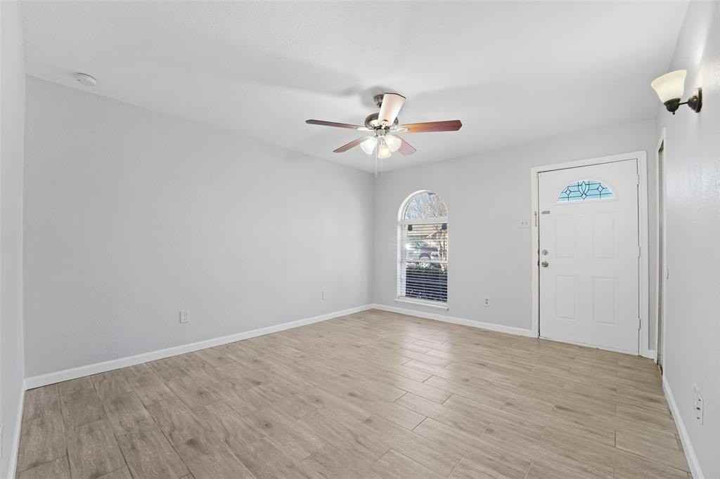 1026 Elmwood Dr - Photo 2 of 15