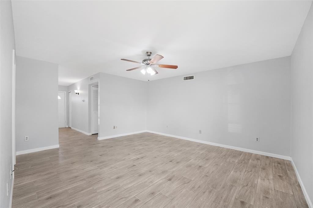 1026 Elmwood Dr - Photo 3 of 15