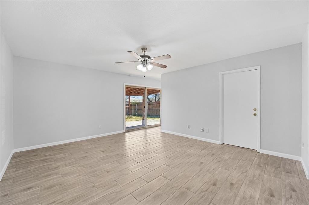 1026 Elmwood Dr - Photo 4 of 15