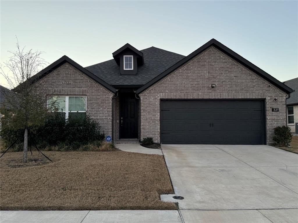 321 Portina Dr - Photo 3 of 34