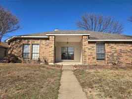 featured image of 877 Harvest Glen Dr