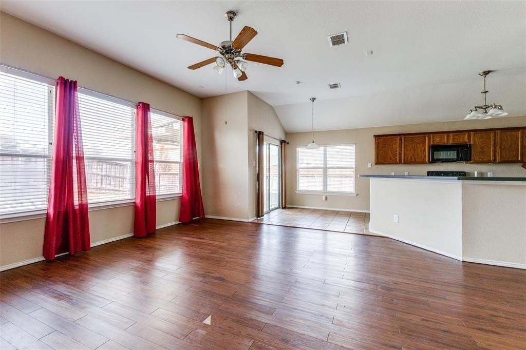 613 Fireberry Dr - Photo 5 of 21