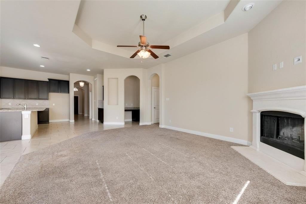 15517 Drury Ln - Photo 4 of 18