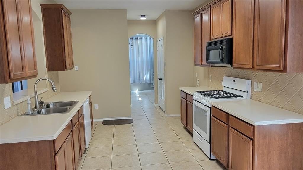 319 Los Altos Dr - Photo 3 of 15