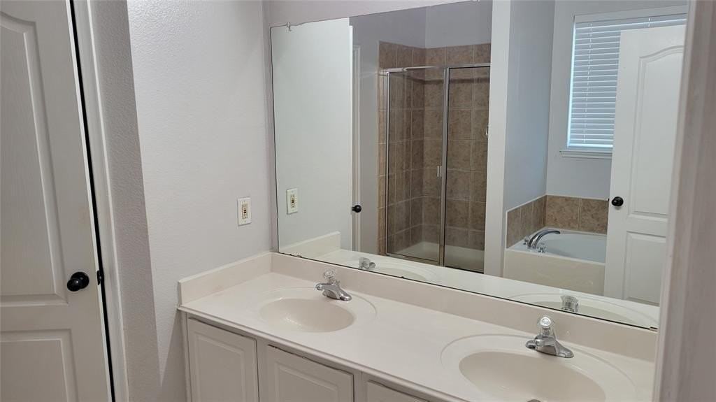 319 Los Altos Dr - Photo 6 of 15