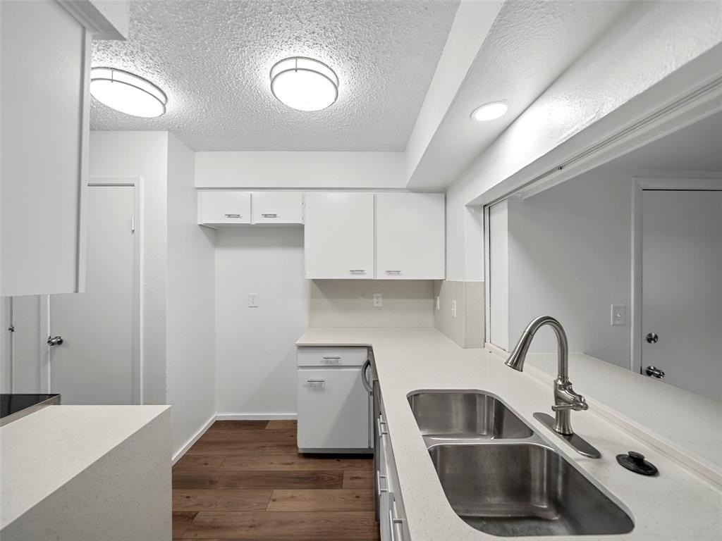 1409 Morrison Dr - Photo 4 of 23