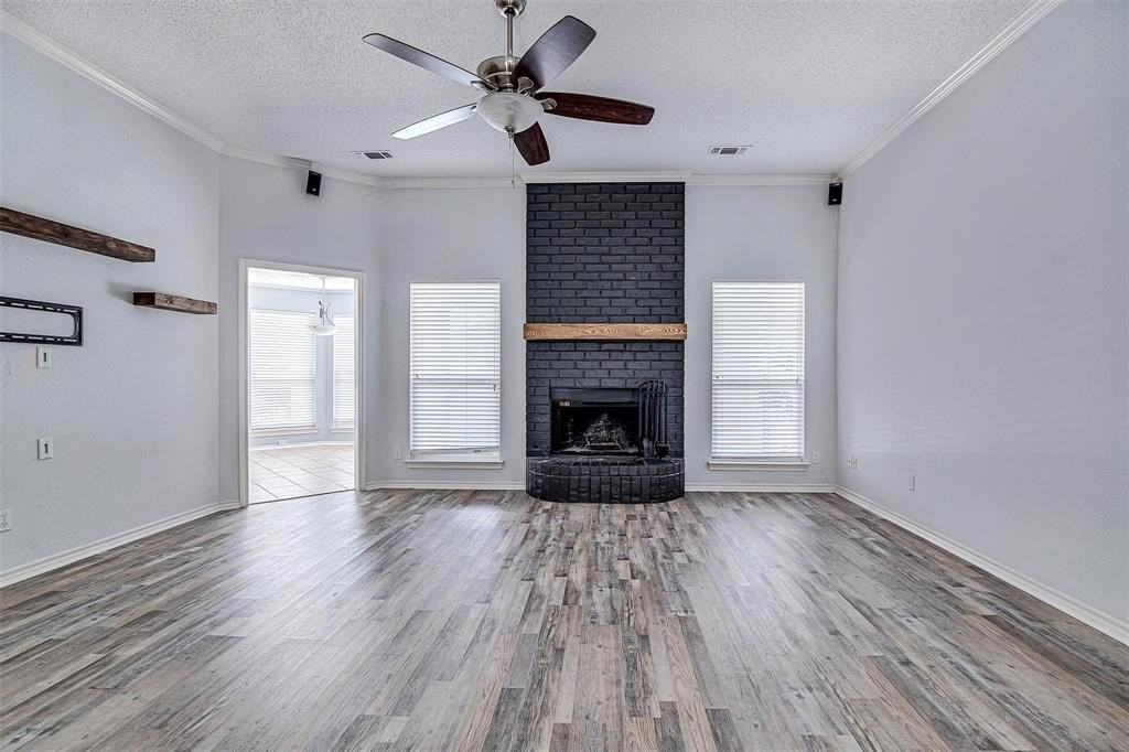 1109 Shady Hill Ln - Photo 4 of 26