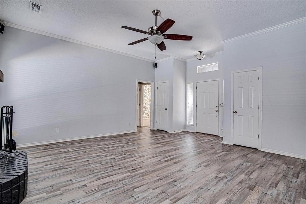 1109 Shady Hill Ln - Photo 5 of 26