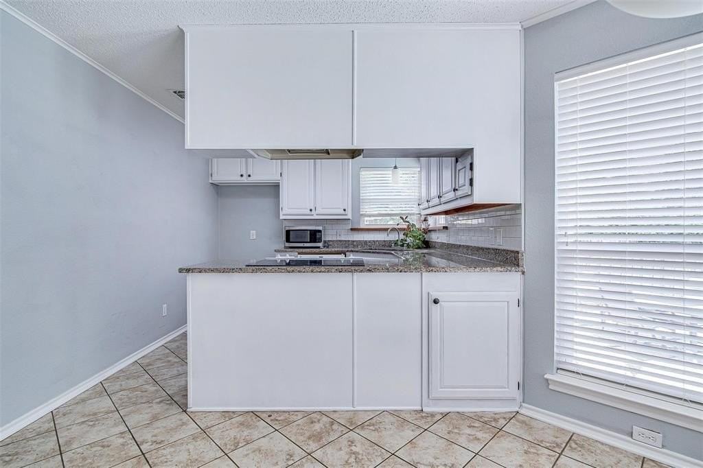 1109 Shady Hill Ln - Photo 7 of 26