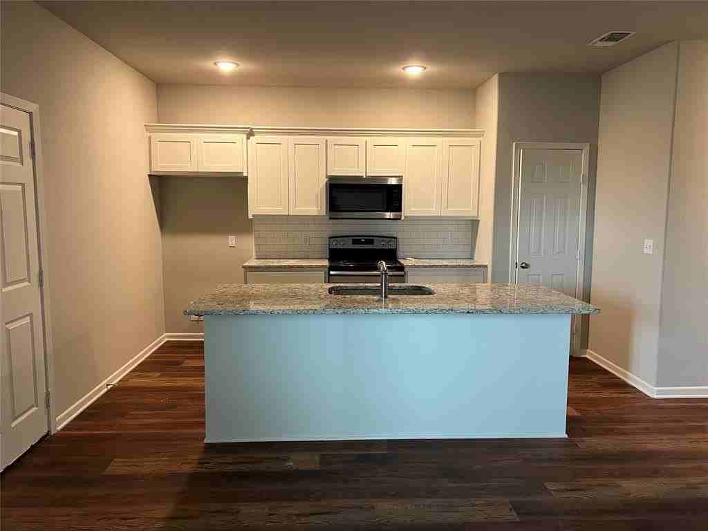 2701 Ginger Ct - Photo 3 of 11