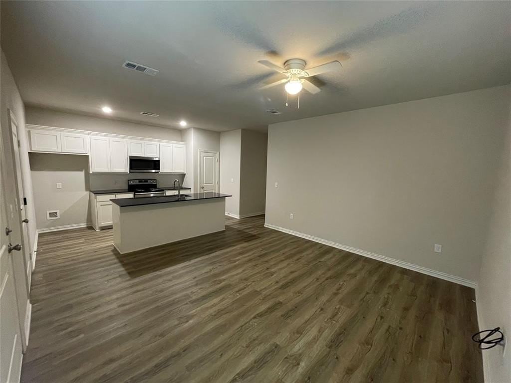 2919 Peony Dr - Photo 2 of 14