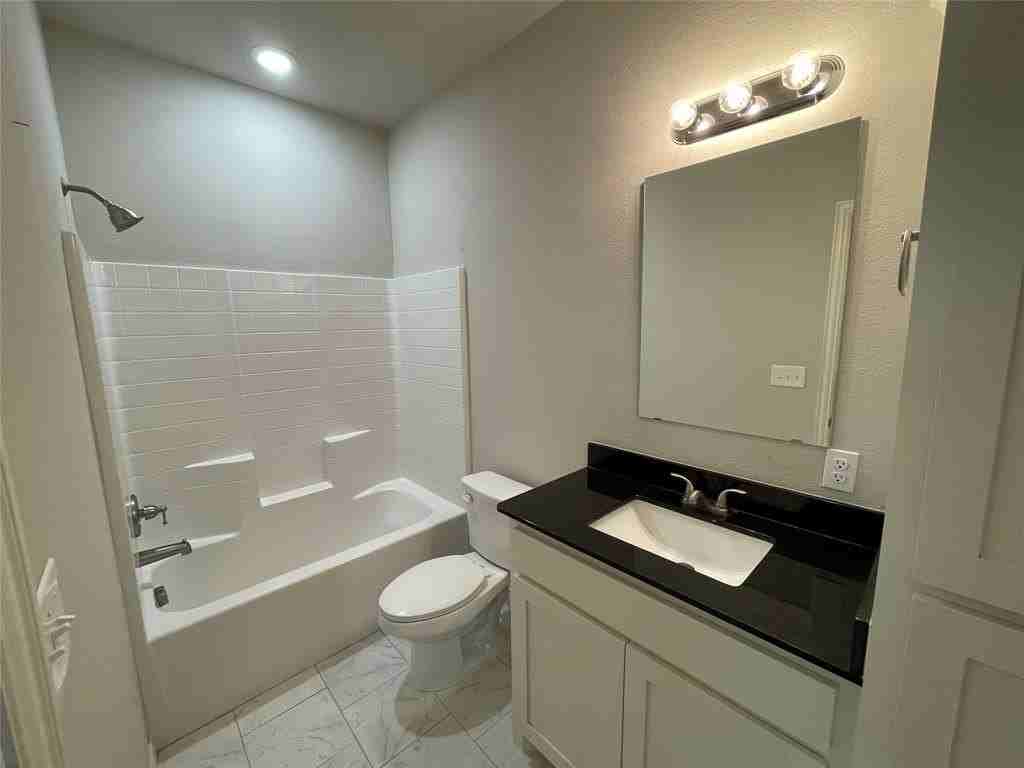 2919 Peony Dr - Photo 5 of 14