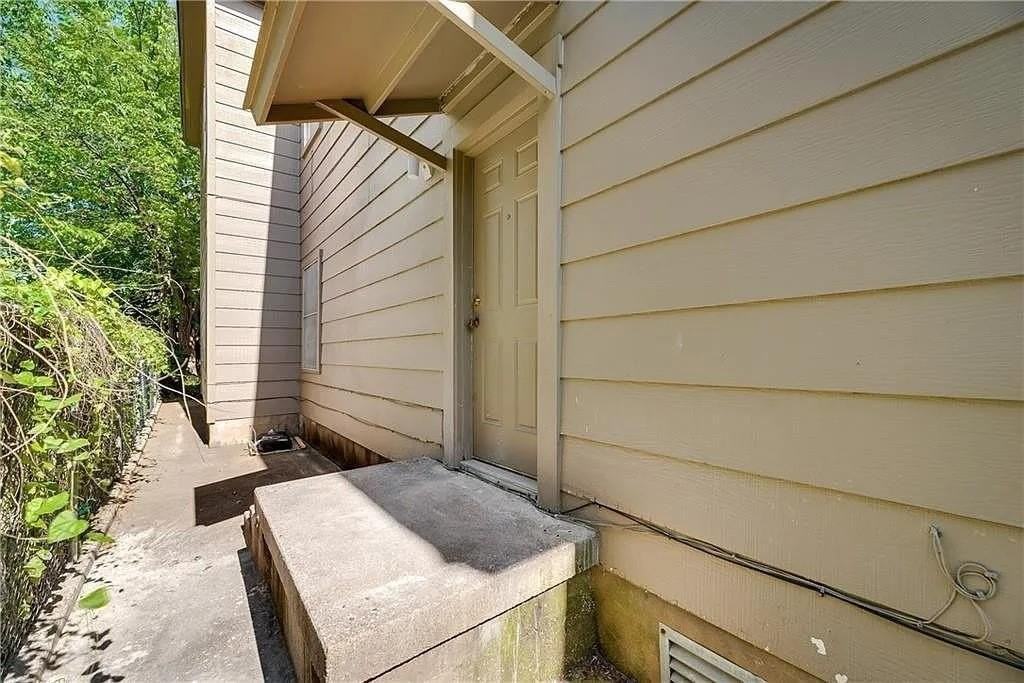 202 S Willomet Ave #2 - Photo 4 of 14