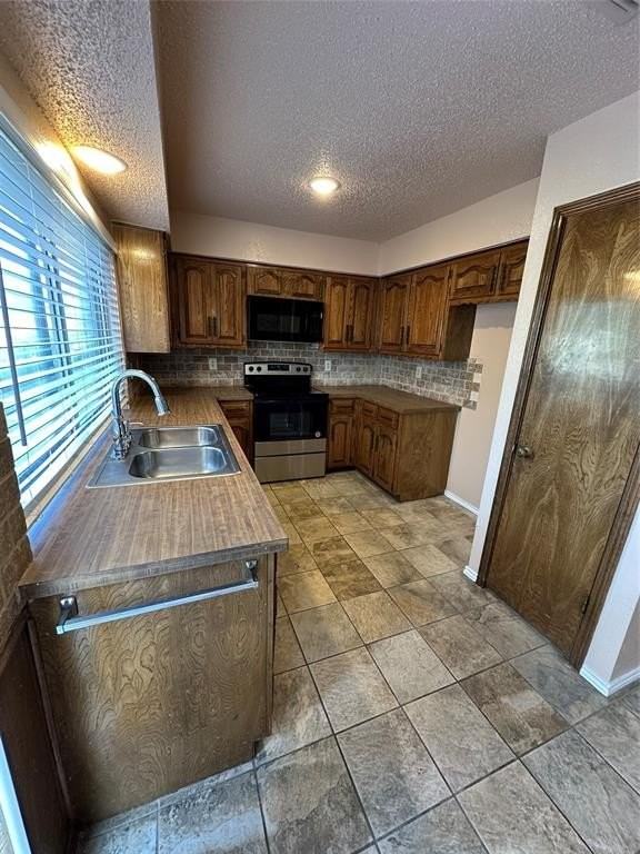 638 Grinnell Dr - Photo 3 of 32