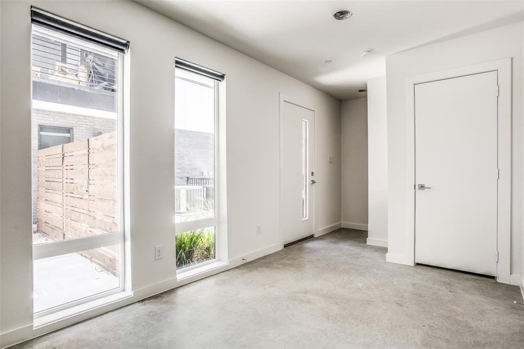 2190 Bennett Ave #301 - Photo 4 of 21