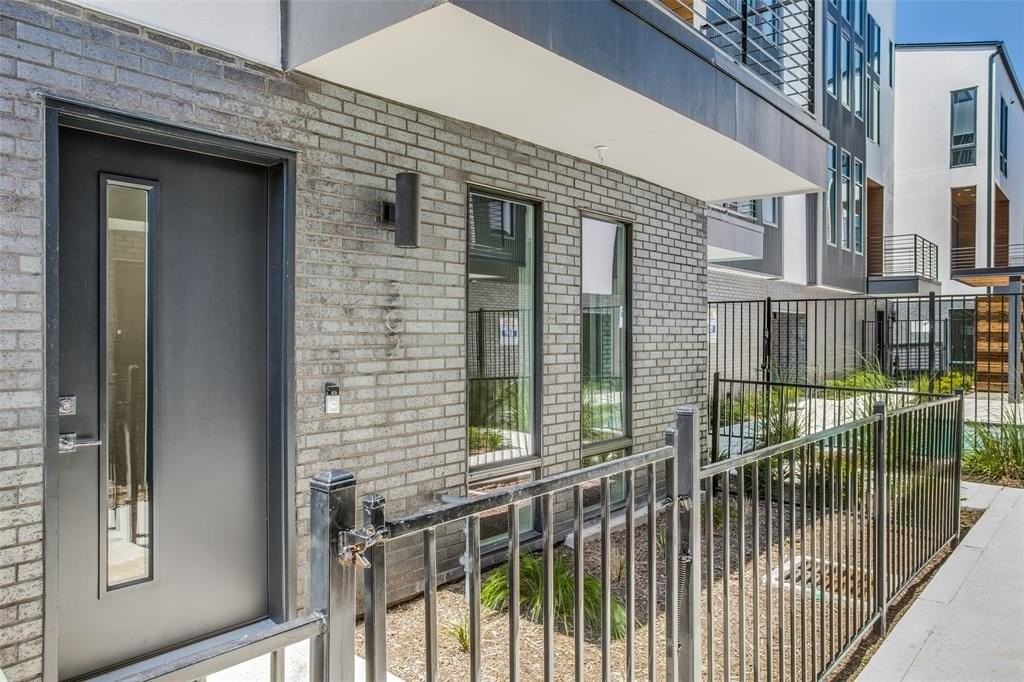 2180 Bennett Ave #203 - Photo 2 of 24