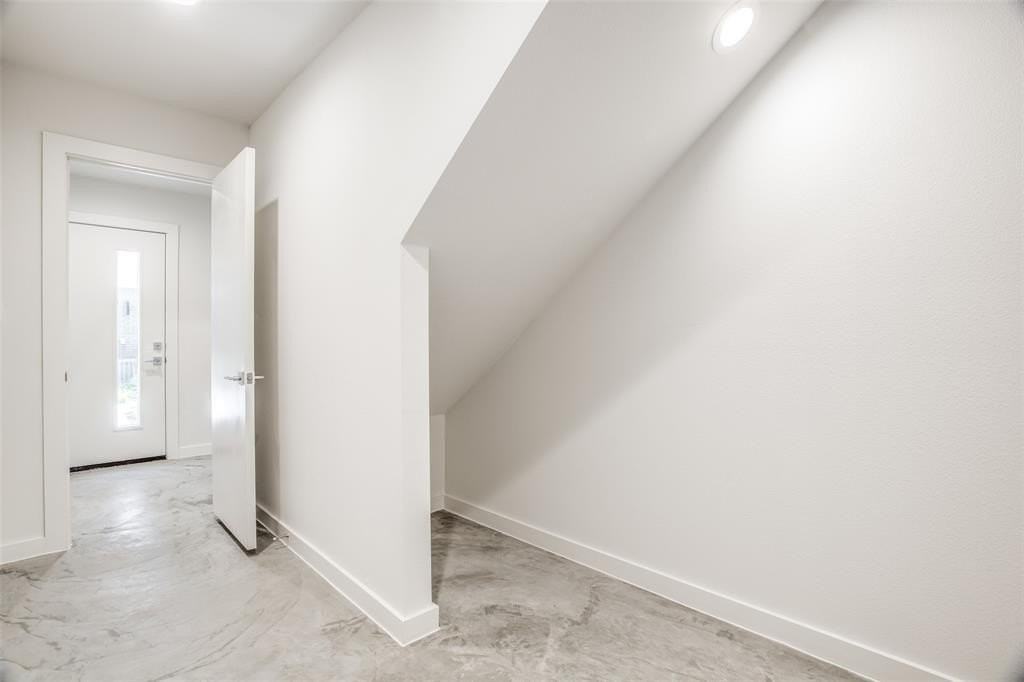 2180 Bennett Ave #203 - Photo 4 of 24