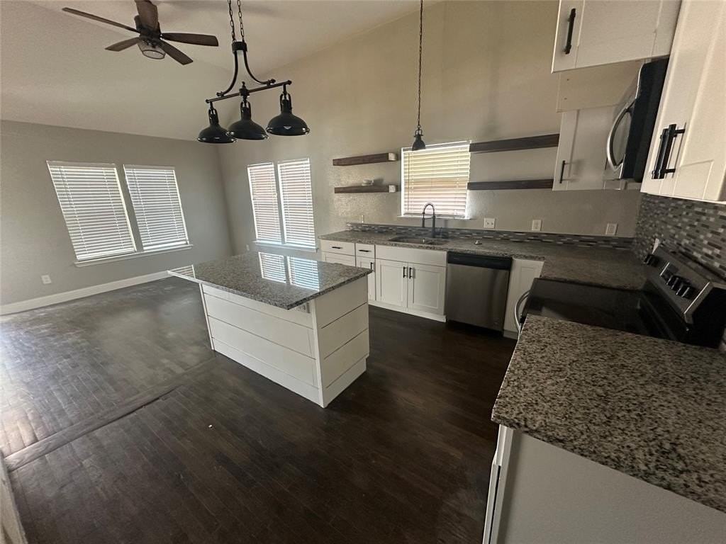 615 S Elm St - Photo 4 of 5