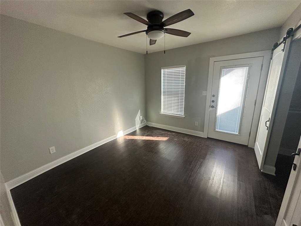 615 S Elm St - Photo 5 of 5