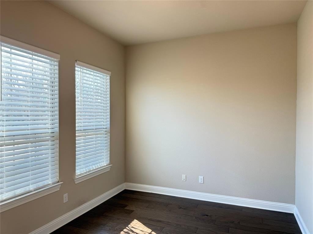 4136 Crowe Ln - Photo 5 of 31