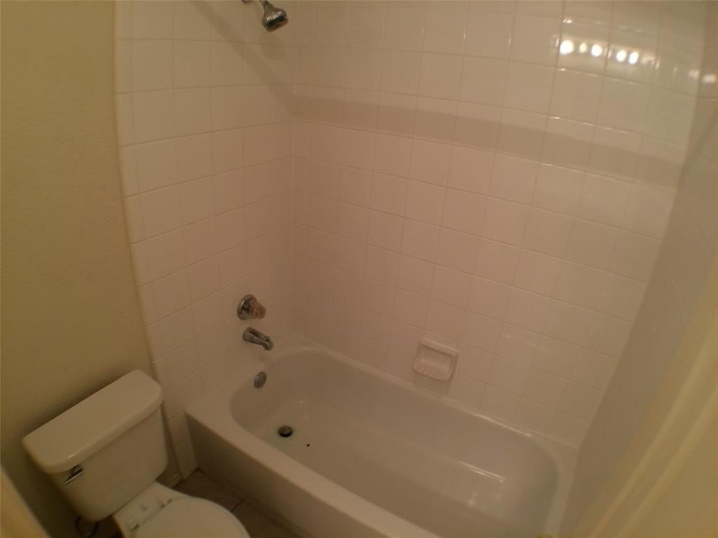 1512 Endicott Dr - Photo 7 of 20