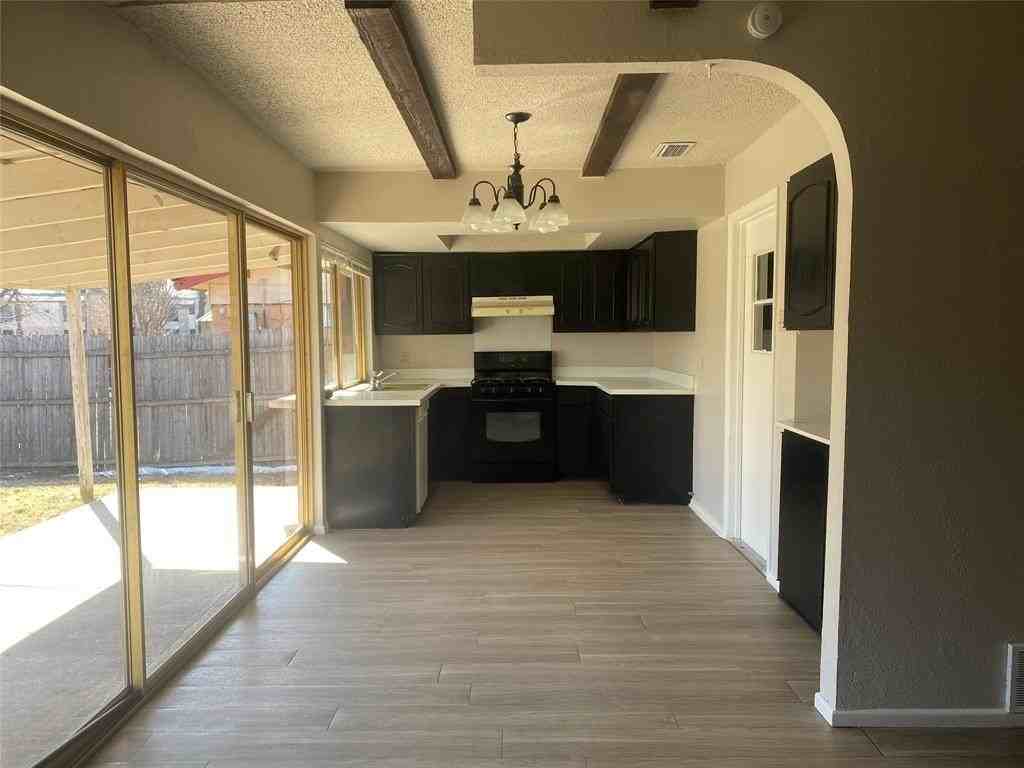 1133 Tahoe Dr - Photo 5 of 19