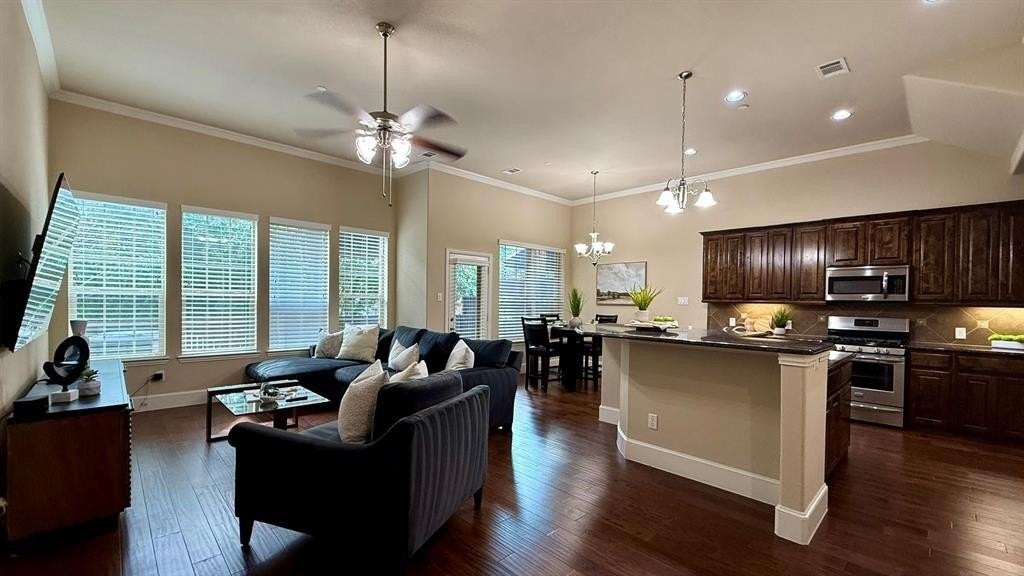 6103 Eagle Nest Dr - Photo 2 of 20