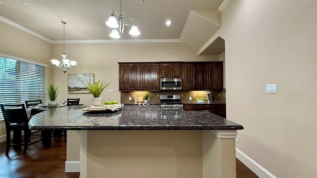 6103 Eagle Nest Dr - Photo 3 of 20