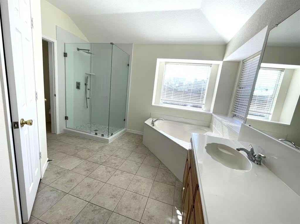 1530 Summerfield Dr - Photo 5 of 11