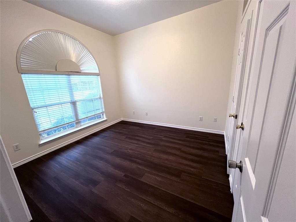 1530 Summerfield Dr - Photo 7 of 11