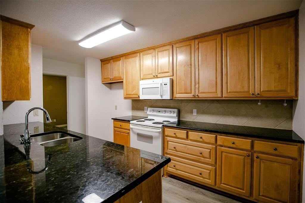 1500 Vancouver Dr - Photo 3 of 11