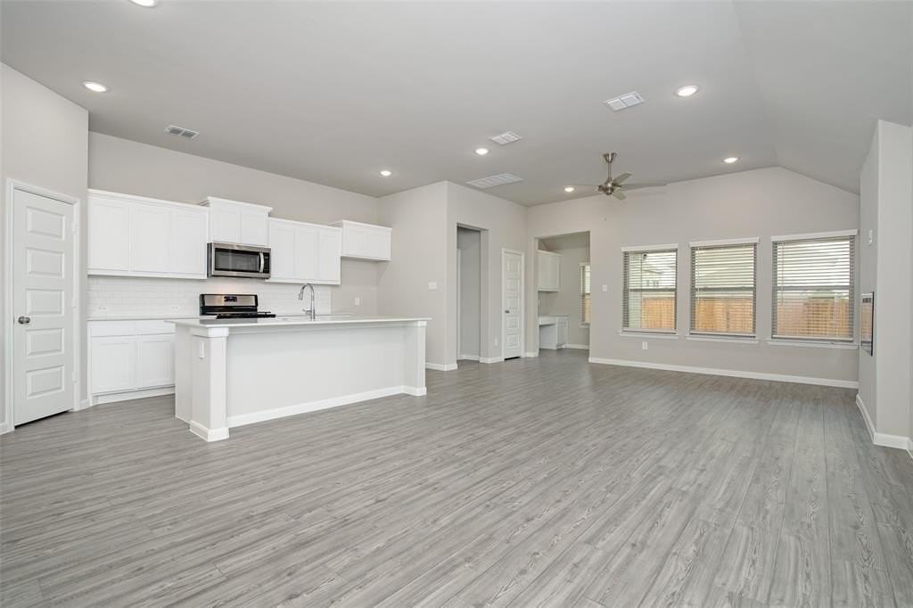 5406 Big Thicket Ln - Photo 3 of 25