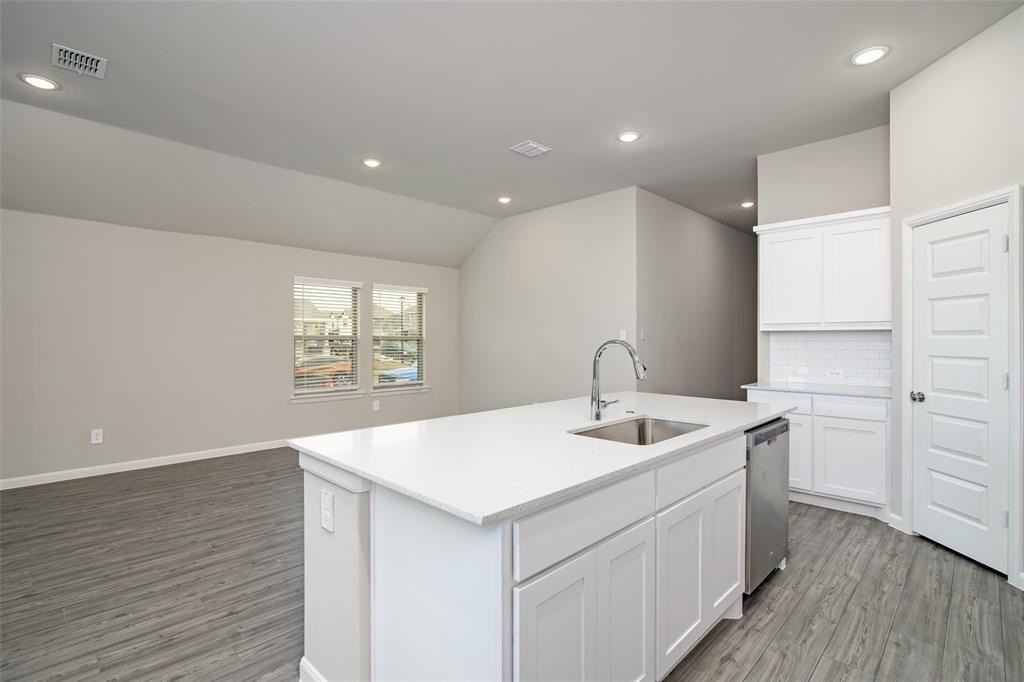 5406 Big Thicket Ln - Photo 7 of 25