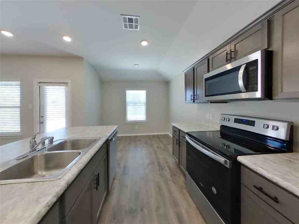 3612 Skelton St - Photo 5 of 16