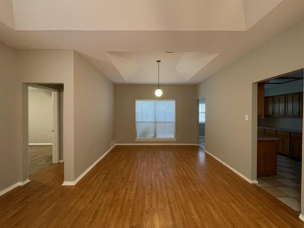 6109 Kingswood Dr - Photo 3 of 12