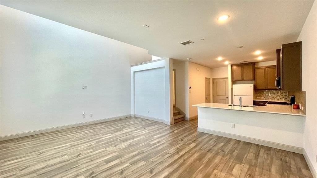 4304 Oliver Dr - Photo 3 of 11