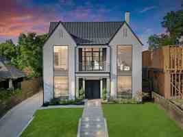 featured image of 5839 Richmond Ave