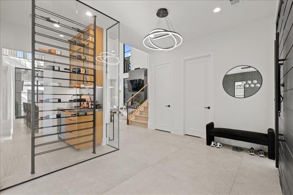 5839 Richmond Ave - Photo 4 of 40