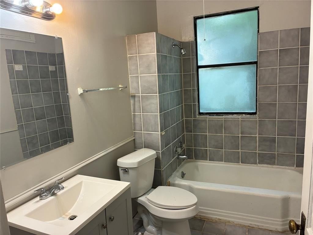 306 Prospect St - Photo 2 of 7