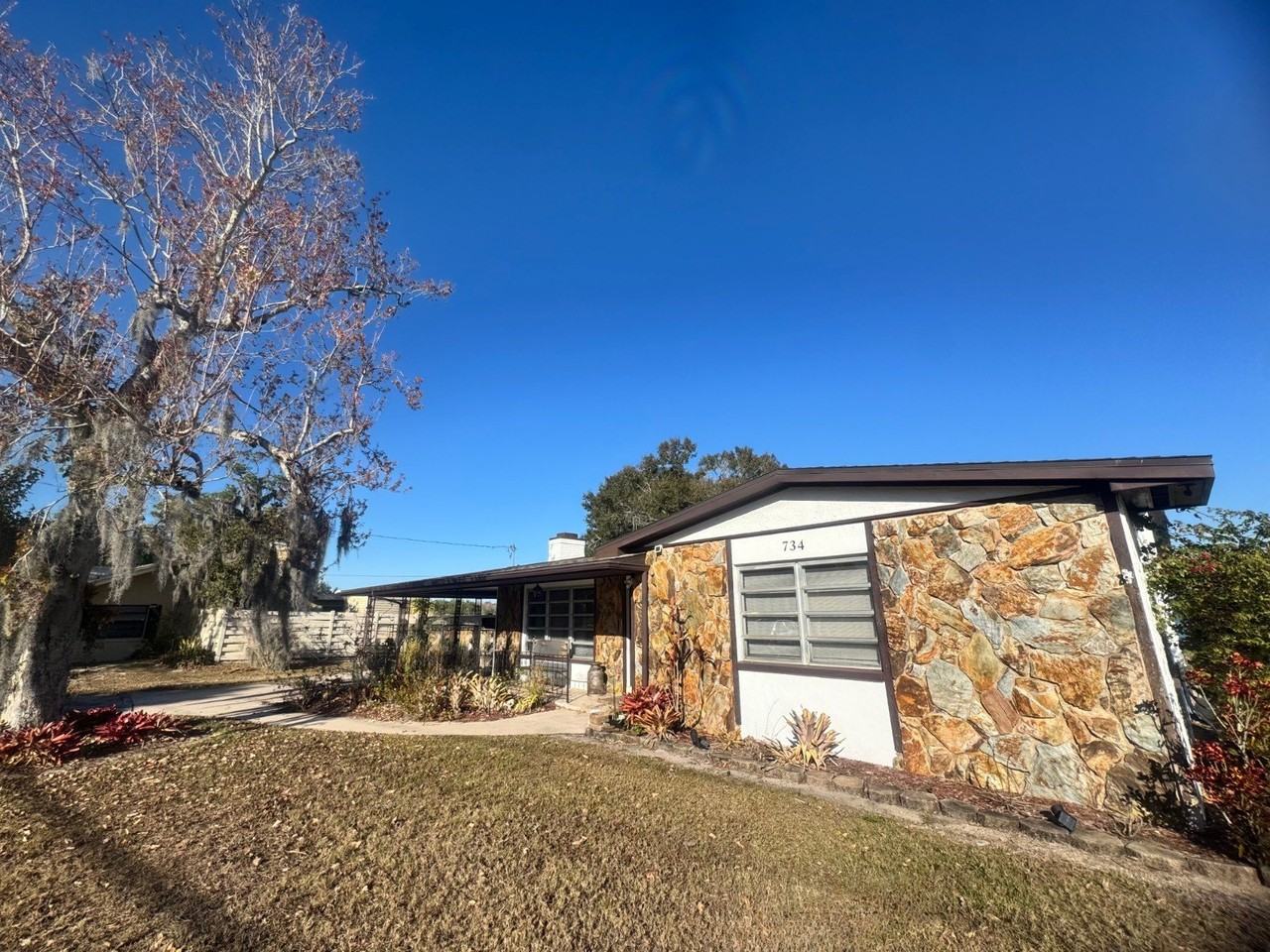 734 Memorial Dr - Photo 2 of 50