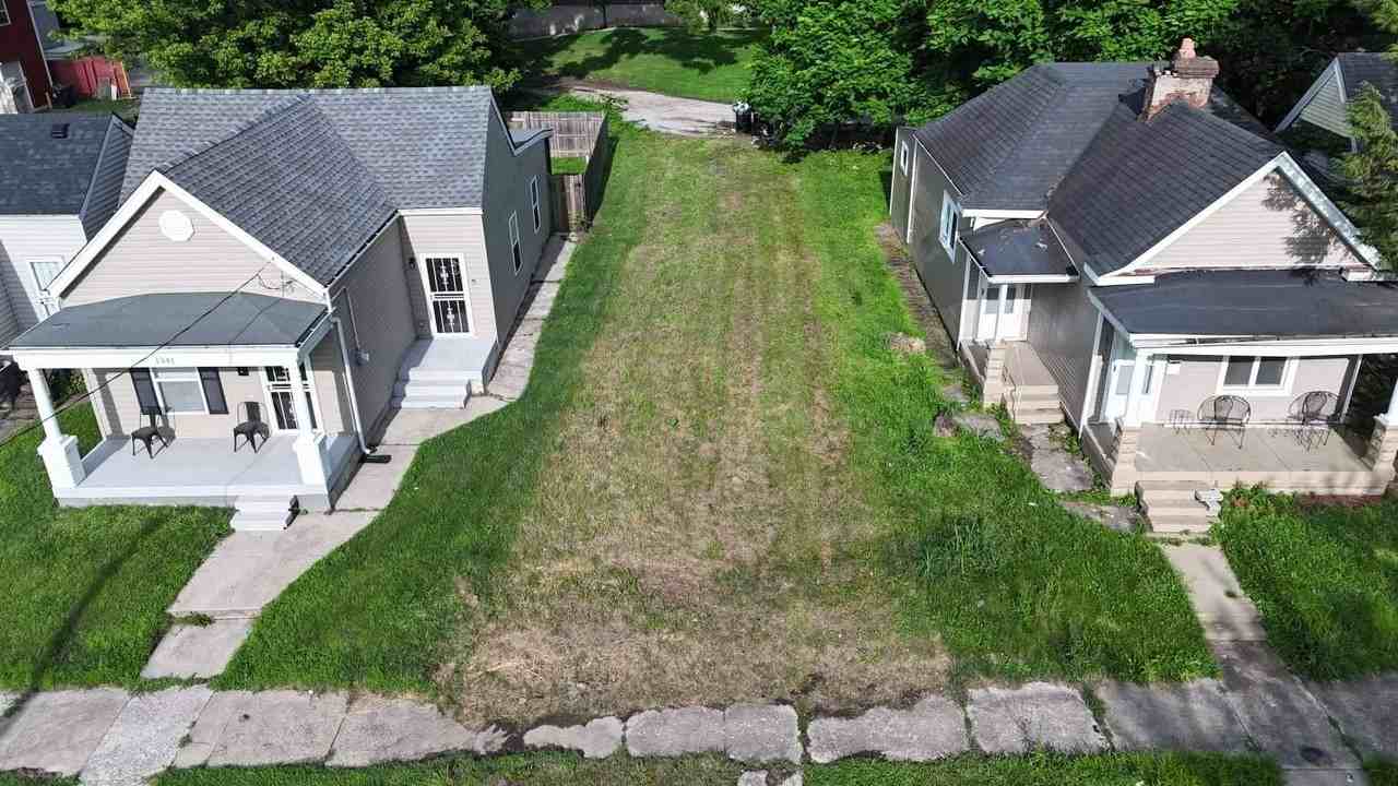 1343 S 26th St - Photo 5 of 10