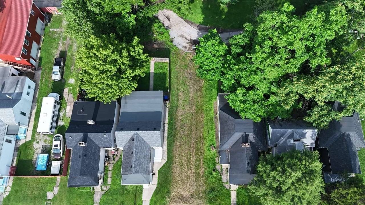 1343 S 26th St - Photo 7 of 10