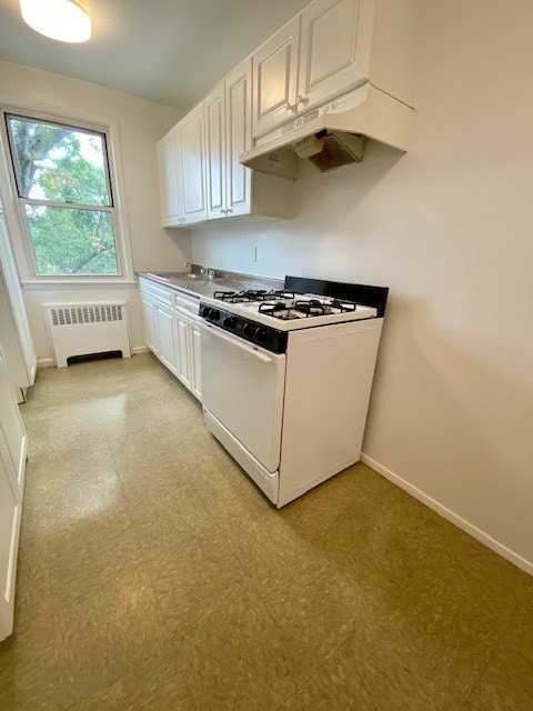 157 White Plains Rd #35B - Photo 3 of 8