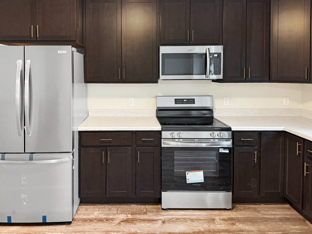 607 W Main St - Photo 3 of 11