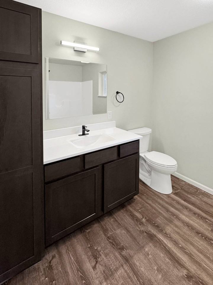 607 W Main St - Photo 7 of 11