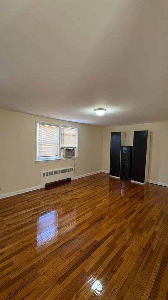 57 Carnation Ave - Photo 3 of 8