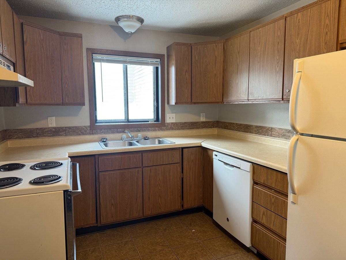 202 7th Ave N #1 - Photo 3 of 18