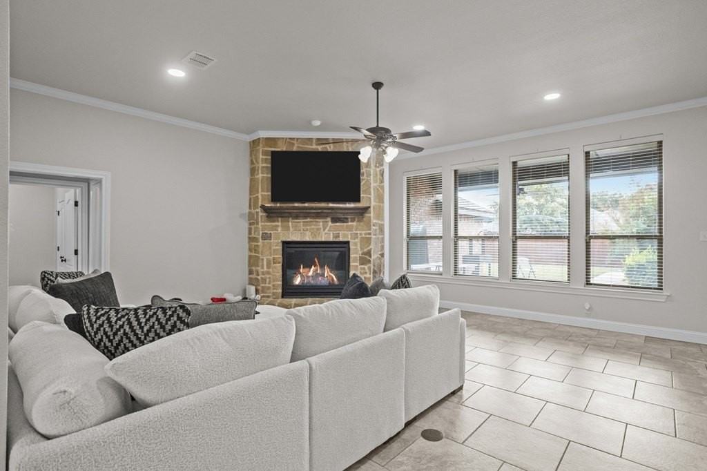 5903 Sabine Dr - Photo 7 of 31