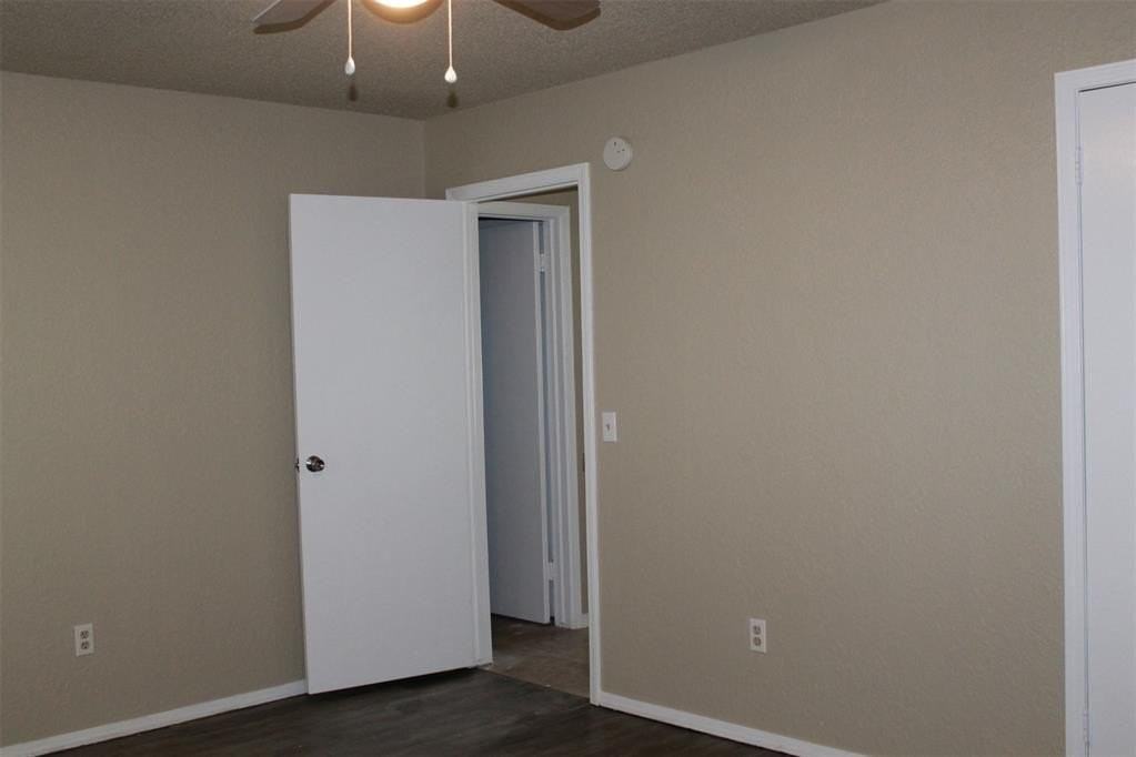 8511 Justin Pl - Photo 4 of 7