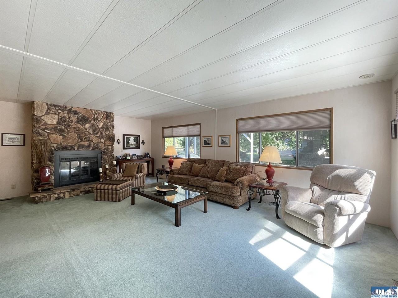 121 Ivy Ln - Photo 4 of 50